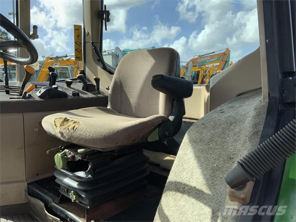 John Deere 6010 Tractor (ST27735) الجرارات