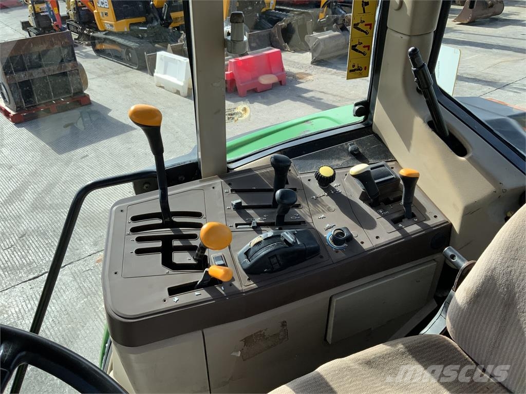 John Deere 6010 Tractor (ST27735) الجرارات