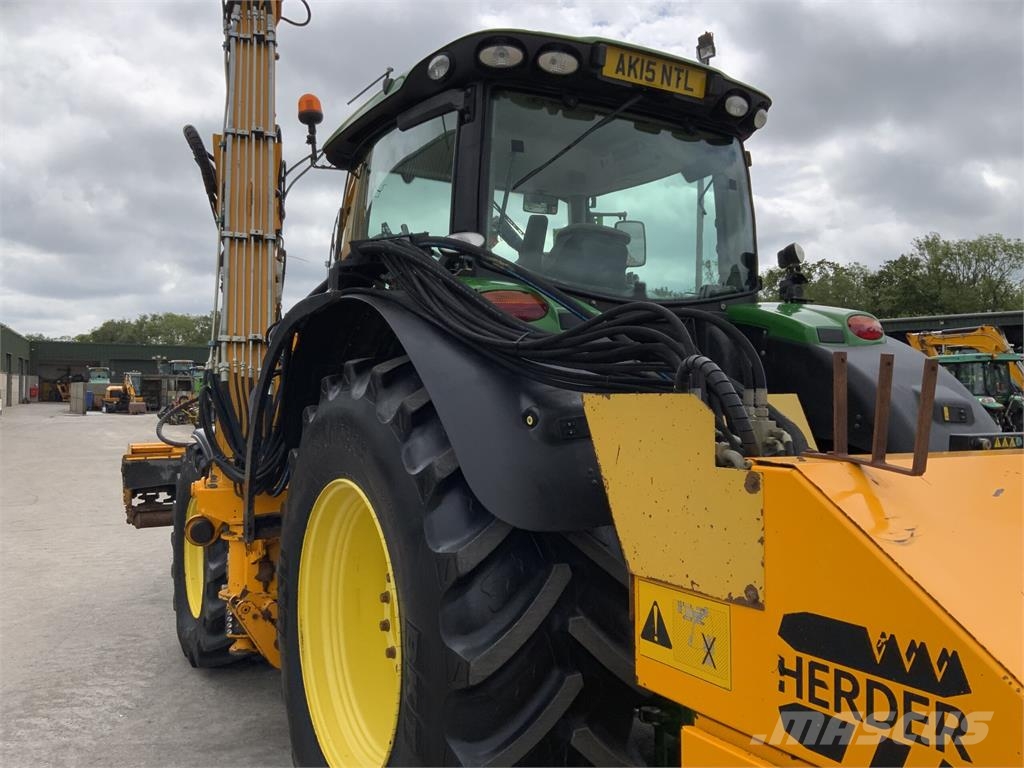 John Deere 6195R C/W Herder Mounted Hedge Trimmer (ST26503) Селскостопанство - Други
