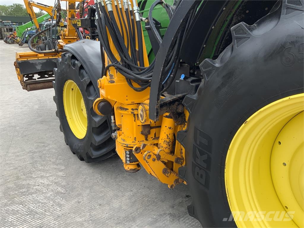 John Deere 6195R C/W Herder Mounted Hedge Trimmer (ST26503) Селскостопанство - Други