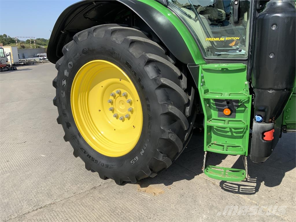 John Deere 6215R Premium Edition Tractor (ST26329) Landbouw - overige