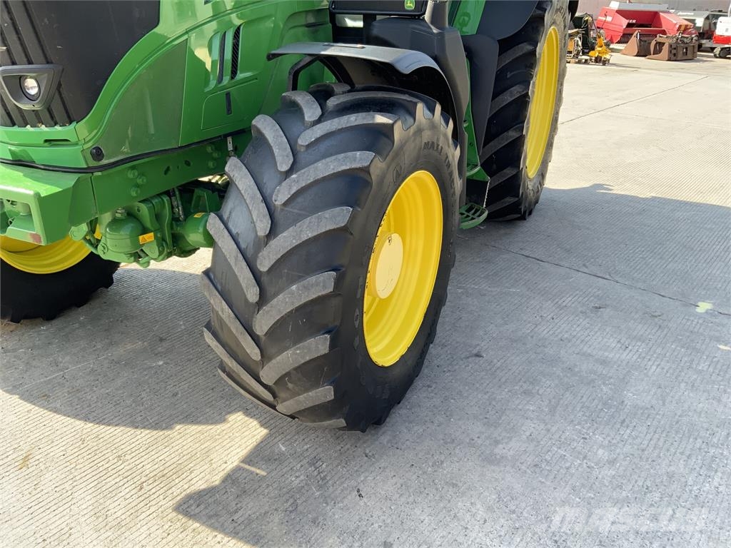 John Deere 6215R Premium Edition Tractor (ST26329) Landbouw - overige