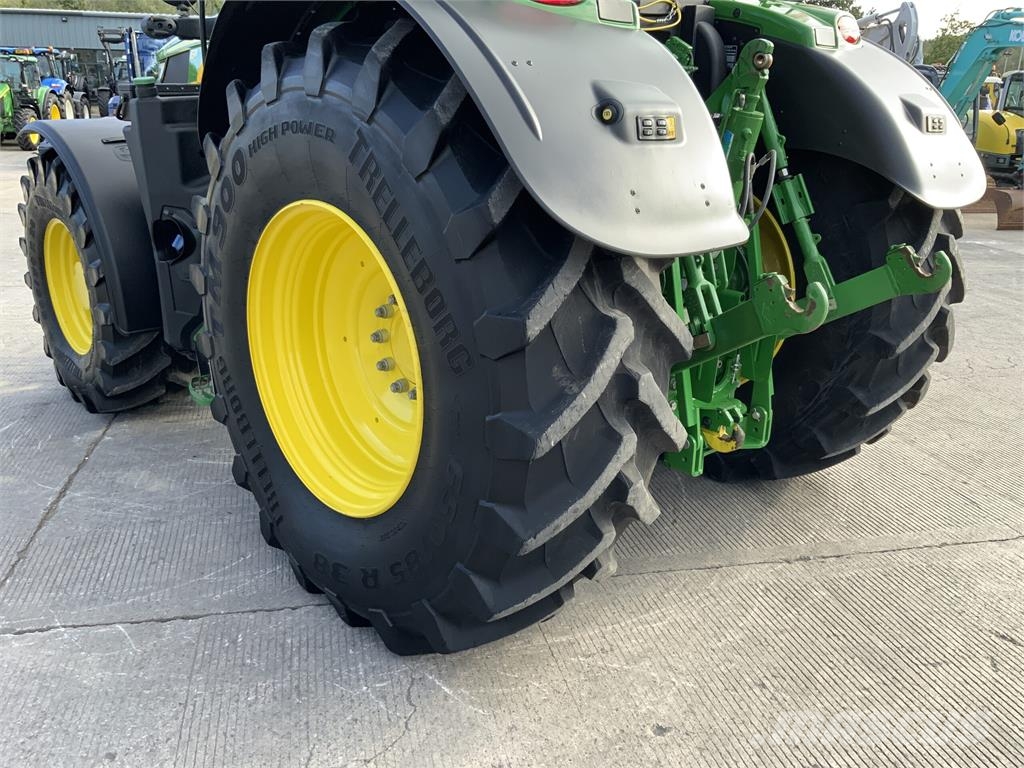 John Deere 6R.215 Tractor (ST27708) ماكينات زراعية - غير ذلك