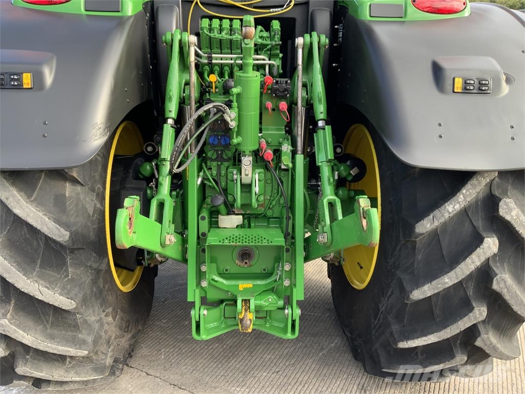 John Deere 6R.215 Tractor (ST27708) ماكينات زراعية - غير ذلك