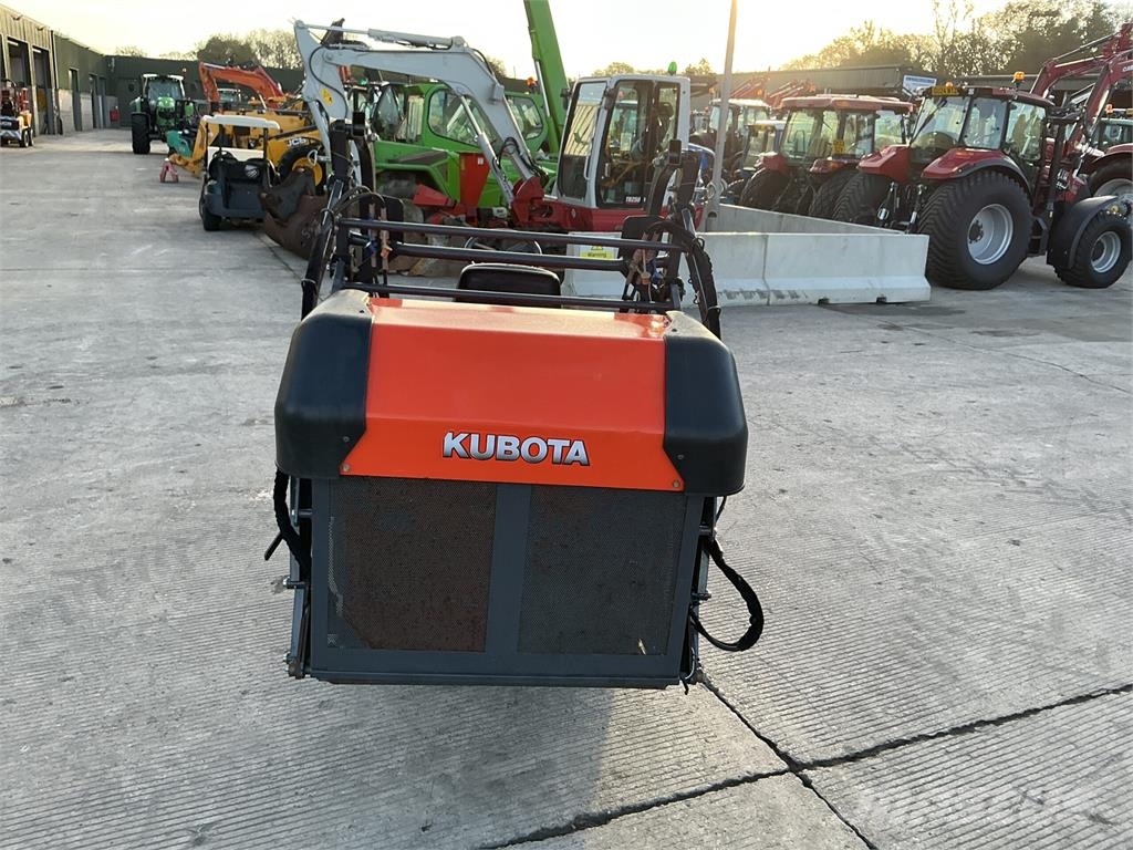 Kubota G26-11 Hi Dump Mower (ST27270) ركوب الحشائش