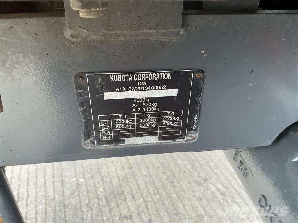 Kubota L1361 Compact Tractor (ST26384) معدات البناء - غير ذلك