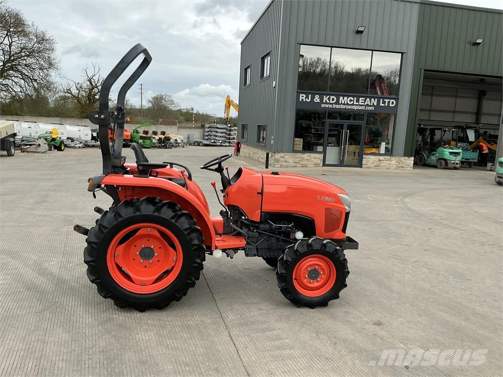 Kubota L1361 Compact Tractor (ST26384) معدات البناء - غير ذلك