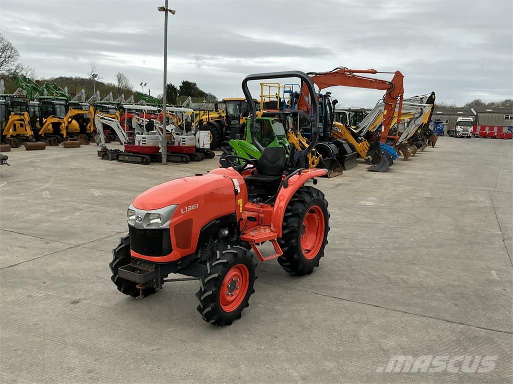 Kubota L1361 Compact Tractor (ST26384) معدات البناء - غير ذلك