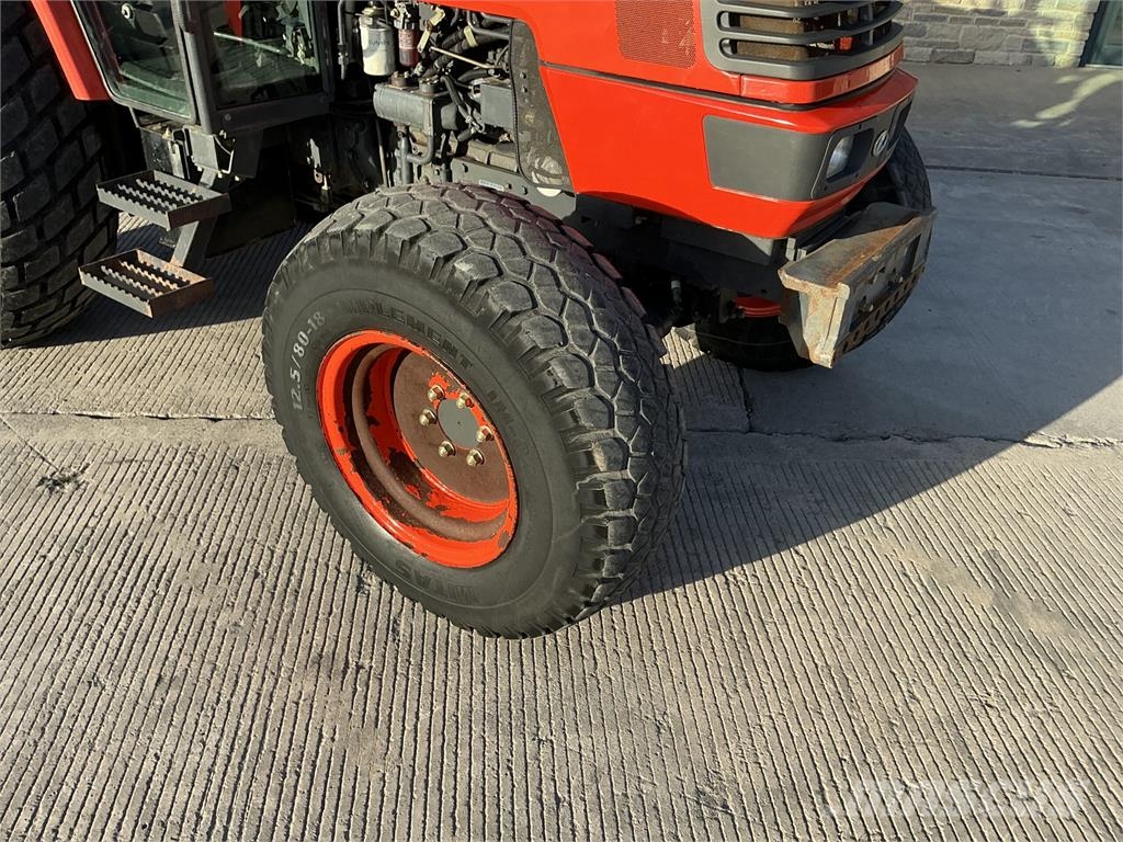 Kubota M5700 Tractor (ST27952) الجرارات