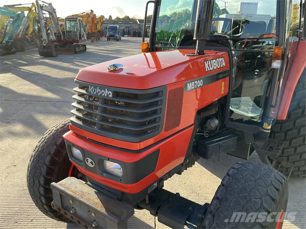 Kubota M5700 Tractor (ST27952) الجرارات