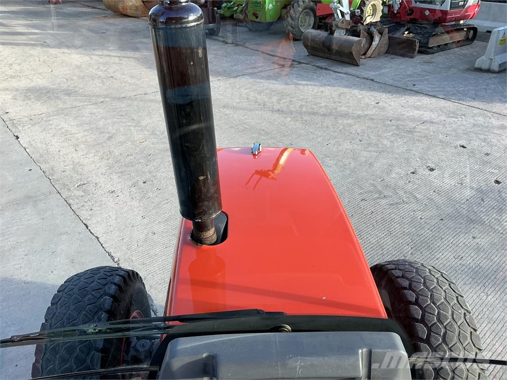 Kubota M5700 Tractor (ST27952) الجرارات
