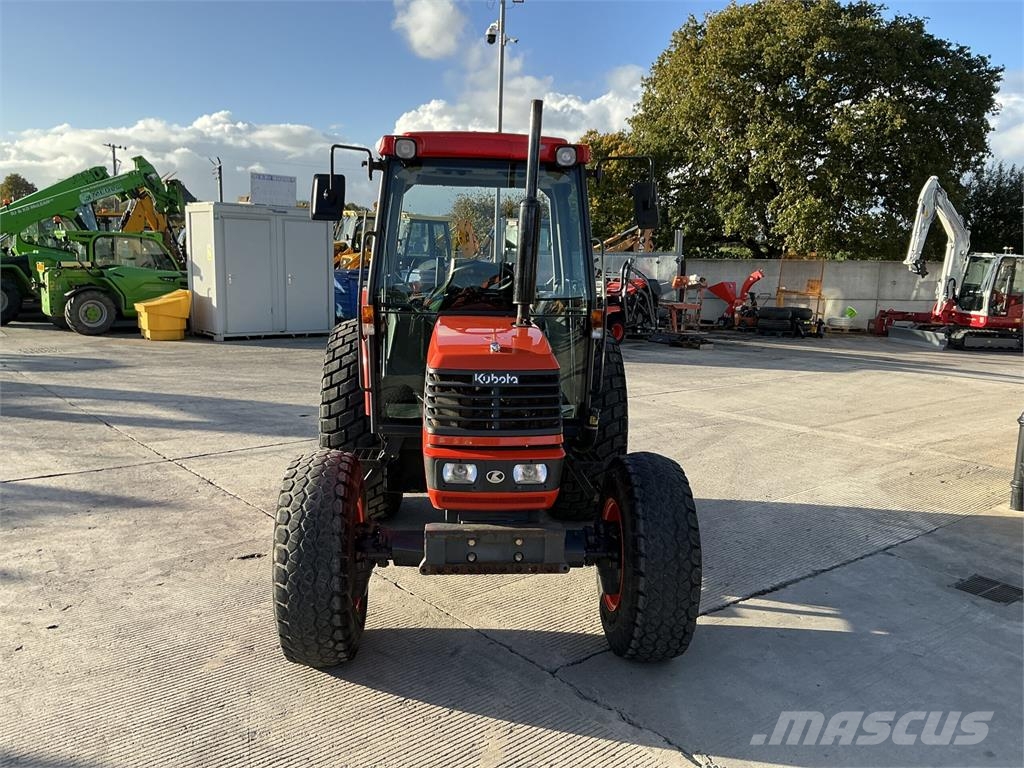 Kubota M5700 Tractor (ST27952) الجرارات