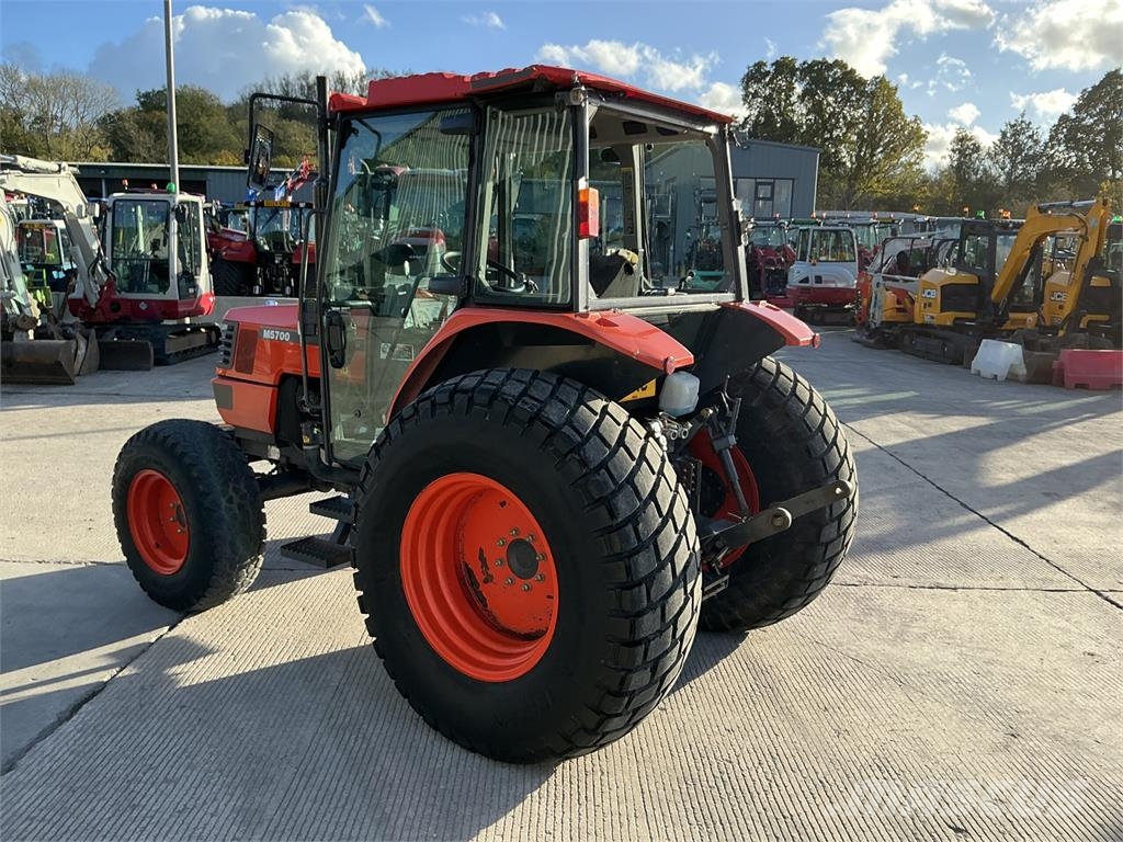 Kubota M5700 Tractor (ST27952) الجرارات