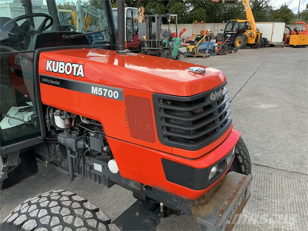 Kubota M5700 utility Special Tractor (ST27450) Tractors