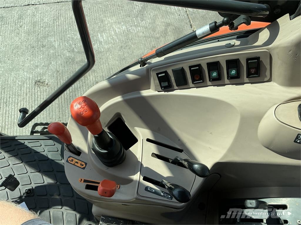 Kubota M7040 Hydraulic Shuttle Tractor (ST27188) Άλλα γεωργικά μηχανήματα
