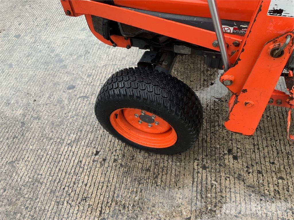 Kubota STV32 Compact Tractor (ST28021) 건설 장비 - 기타
