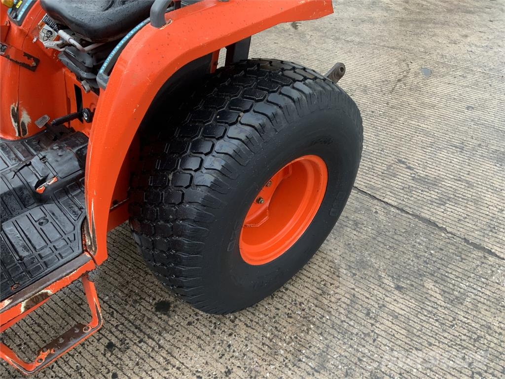 Kubota STV32 Compact Tractor (ST28021) 건설 장비 - 기타