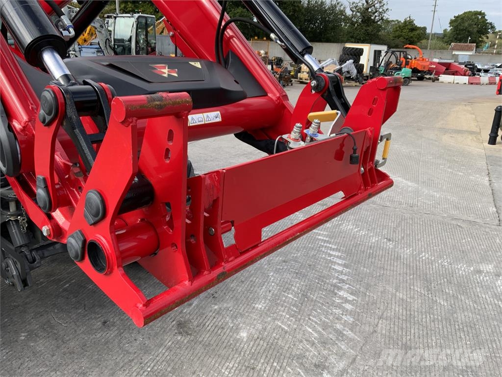 Massey Ferguson 5S.125 Tractor (ST27701) ماكينات زراعية - غير ذلك