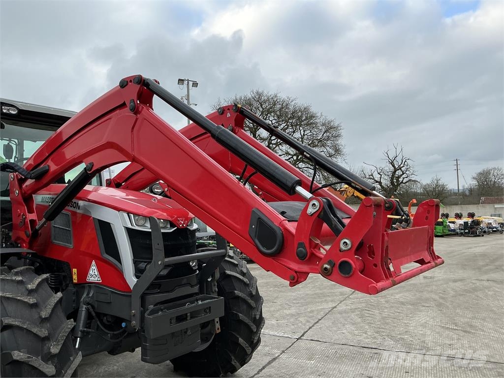 Massey Ferguson 7S.180 Tractor (ST25886) Farm machinery