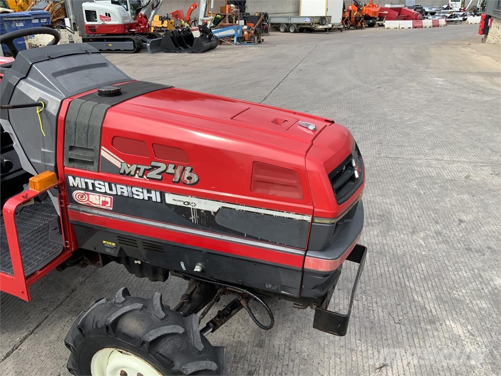Mitsubishi MT246 Compact Tractor (ST27290) Další