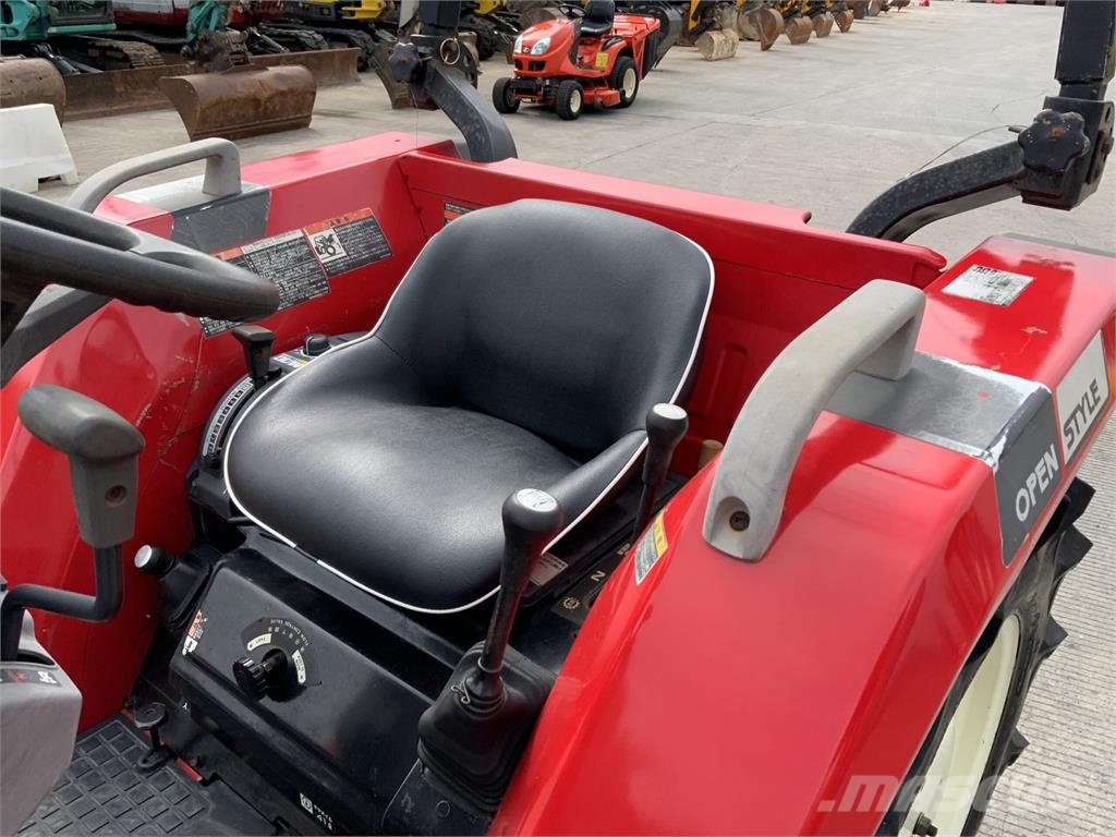 Mitsubishi MT246 Compact Tractor (ST27290) Další