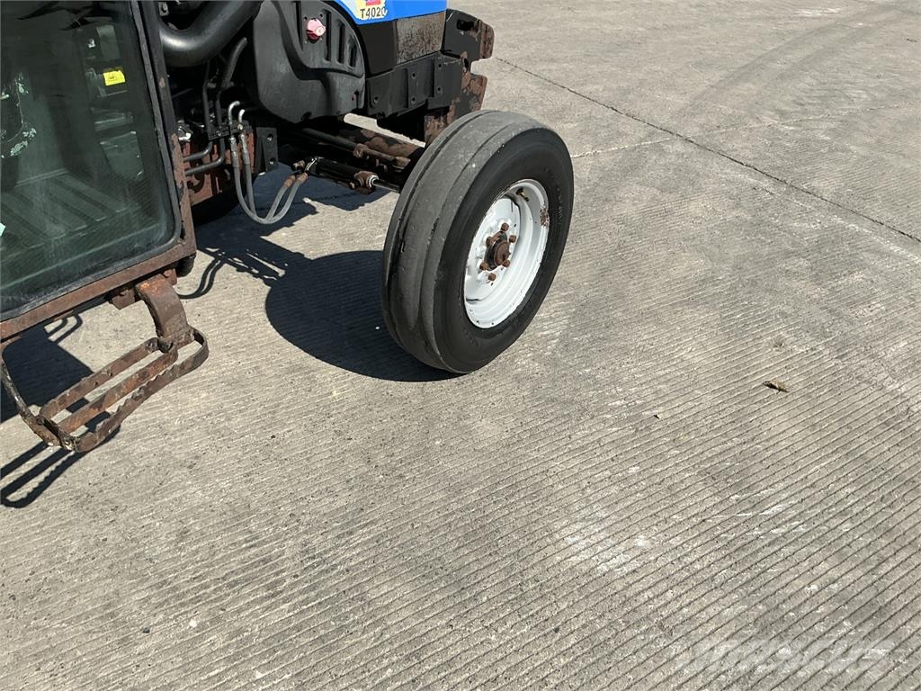 New Holland T4020 Tractor (ST26079) Сільгосптехніка - Інші