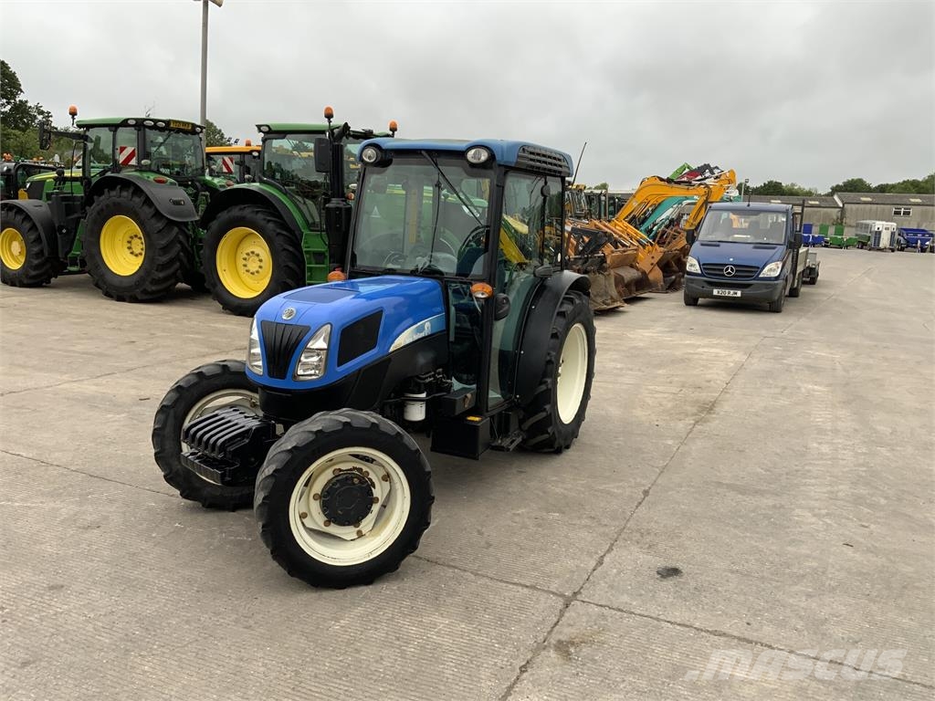 New Holland T4030F Narrow Super Steer Tractor (ST26800) Utilaje agricole - Altele