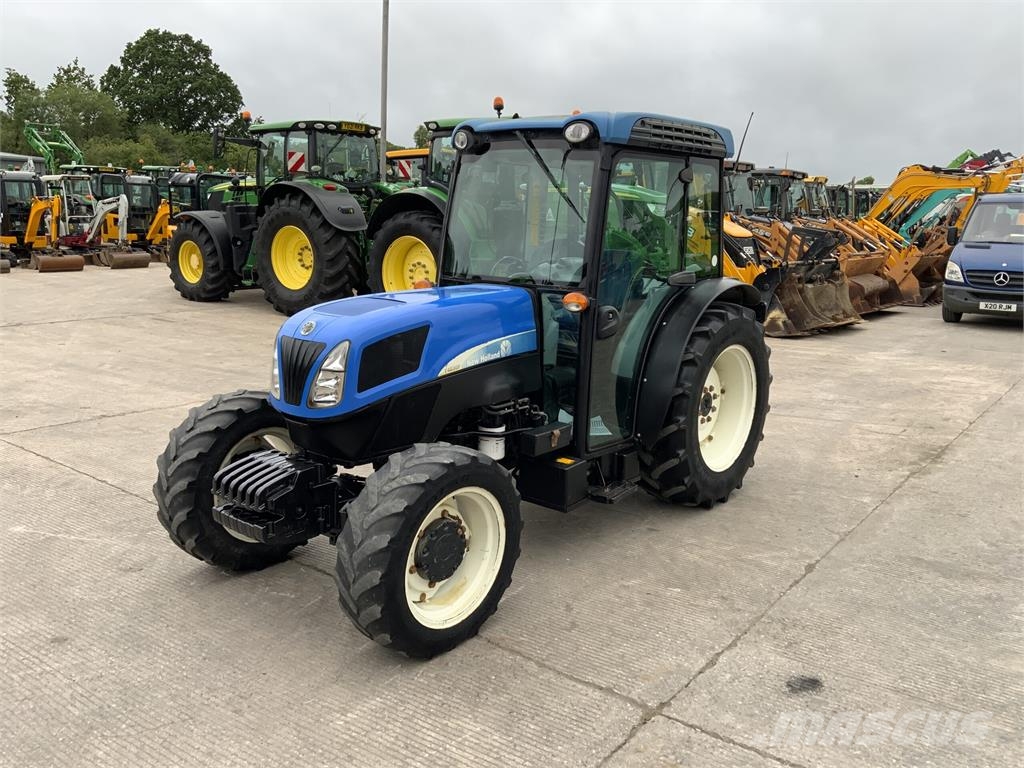 New Holland T4030F Narrow Super Steer Tractor (ST26800) Utilaje agricole - Altele