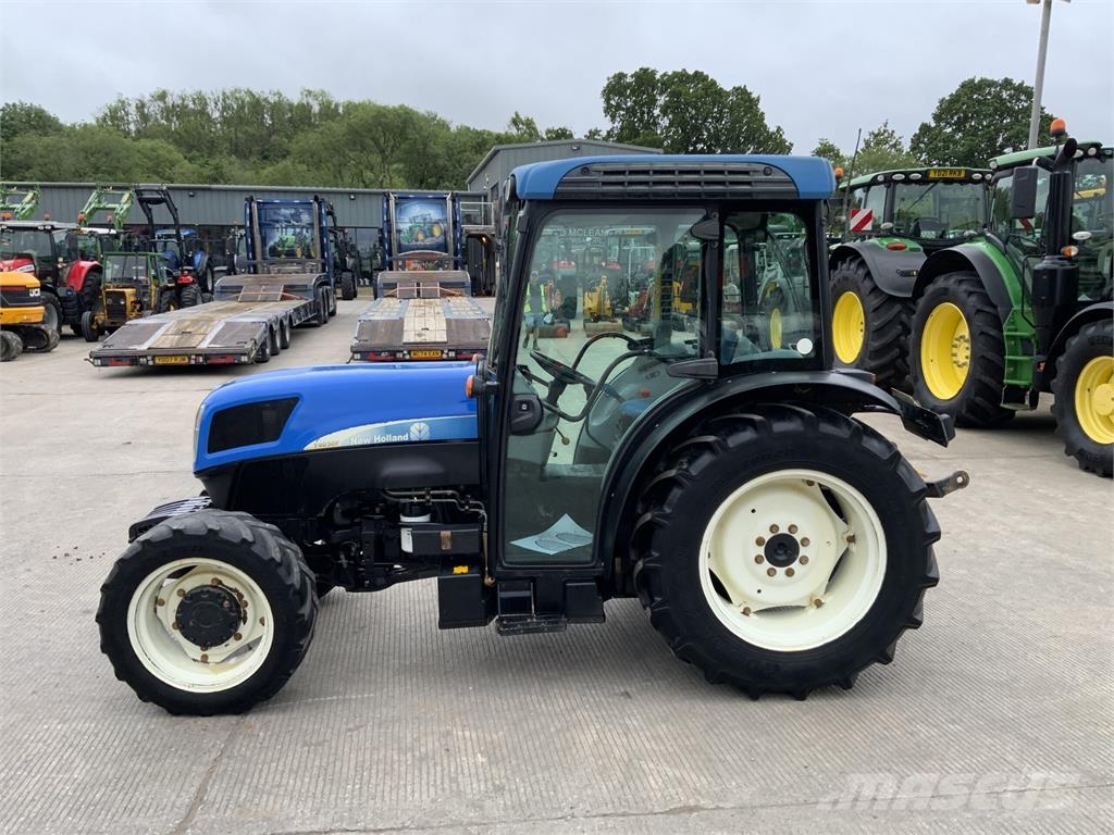 New Holland T4030F Narrow Super Steer Tractor (ST26800) Utilaje agricole - Altele