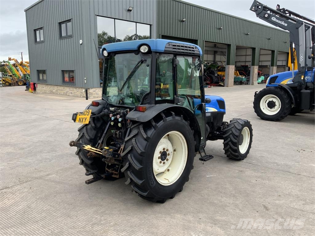New Holland T4030F Narrow Super Steer Tractor (ST26800) Utilaje agricole - Altele