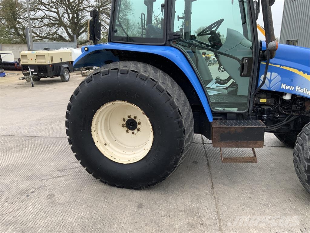 New Holland T5050 Tractor (ST25988) Сільгосптехніка - Інші