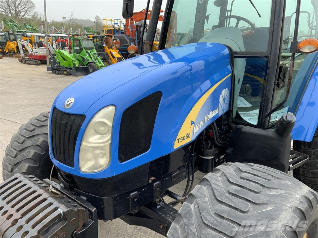 New Holland T5050 Tractor (ST25988) Сільгосптехніка - Інші