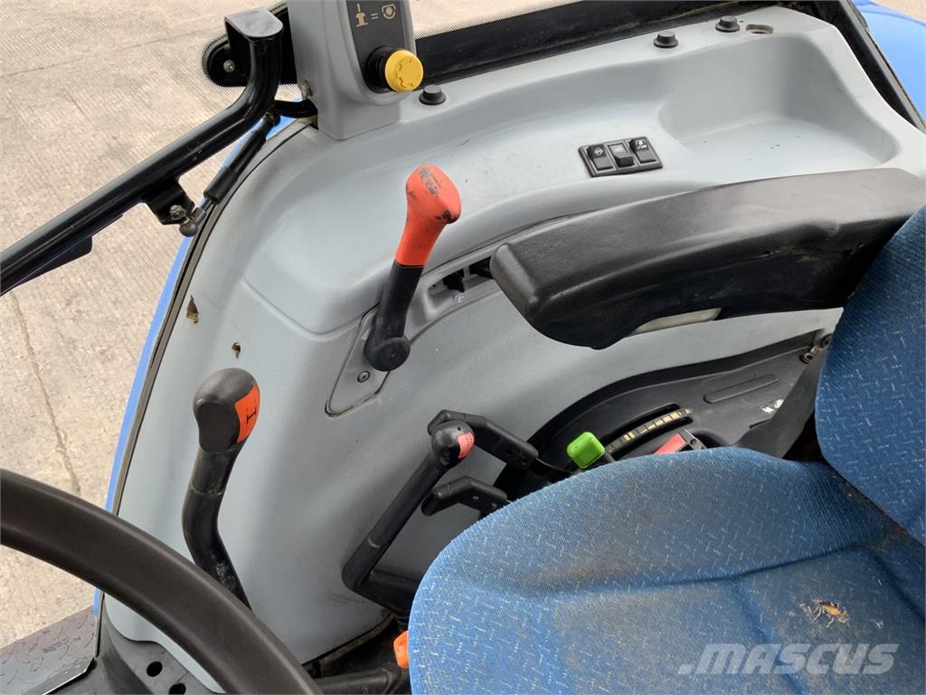 New Holland T5050 Tractor (ST25988) Сільгосптехніка - Інші