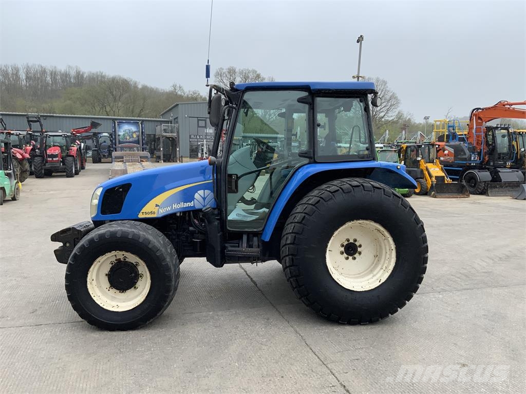 New Holland T5050 Tractor (ST25988) Сільгосптехніка - Інші