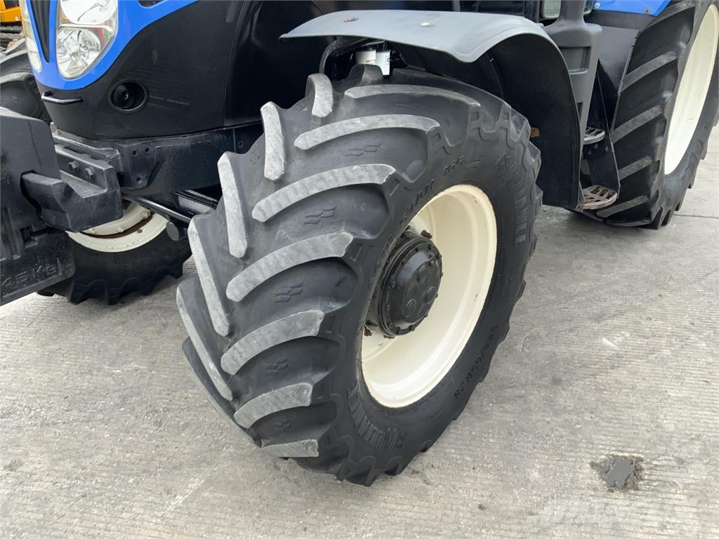 New Holland T6080 Tractor (ST27630) Tractors
