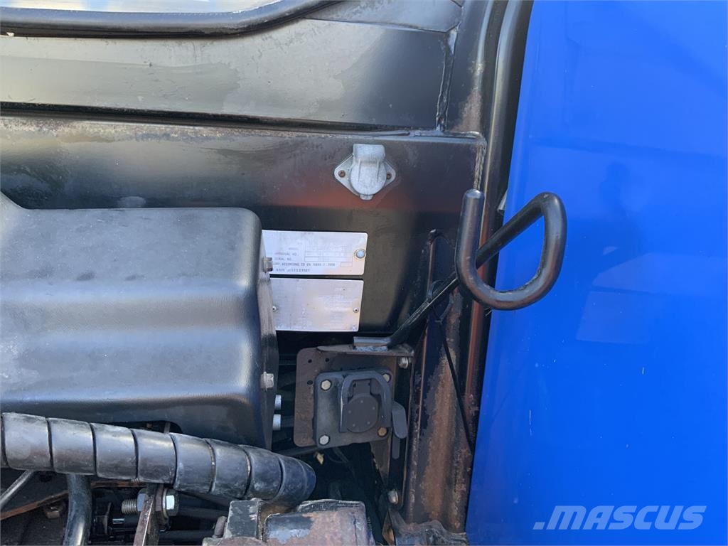 New Holland T7.200 Tractor (ST27355) ماكينات زراعية - غير ذلك