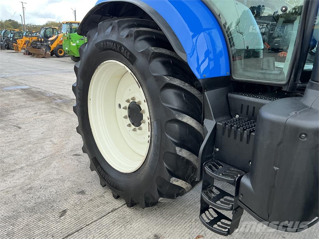 New Holland T7.245 Auto Command Tractor (ST27844) الجرارات