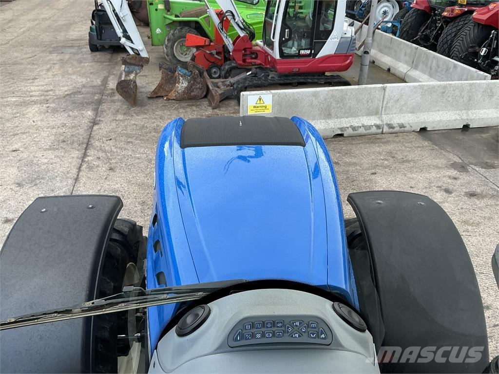 New Holland T7.245 Auto Command Tractor (ST27844) الجرارات
