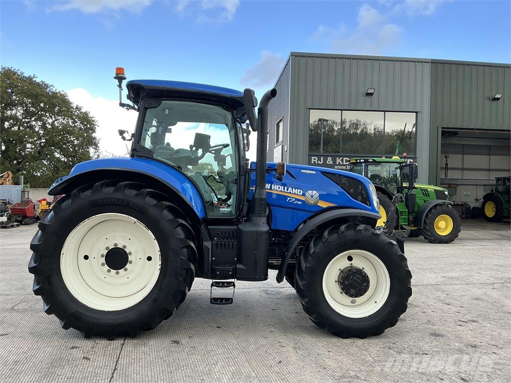 New Holland T7.245 Auto Command Tractor (ST27844) الجرارات