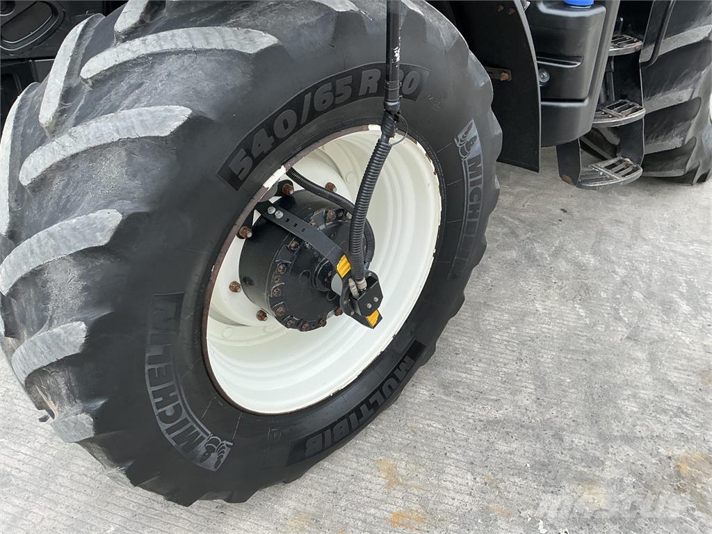 New Holland T7.245 Tractor (ST28005) Tractors