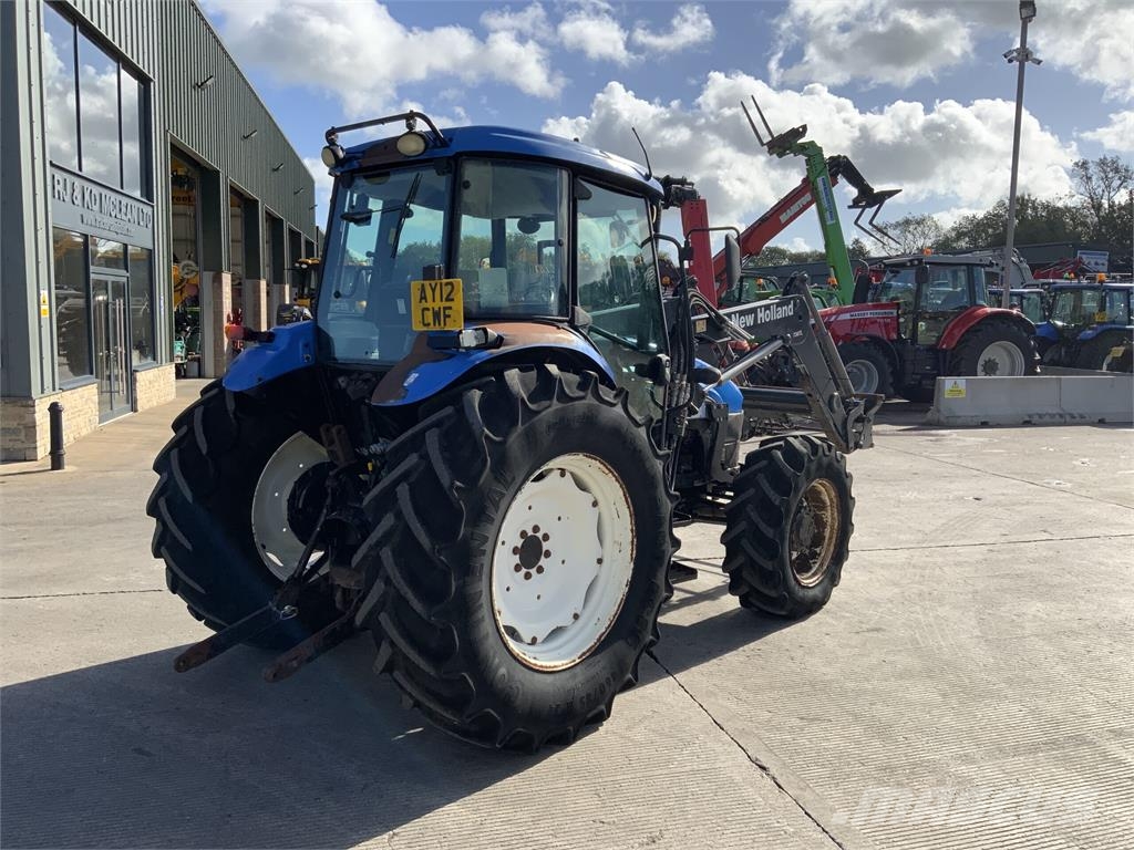 New Holland TD5050 Tractor (ST26131) Tractors