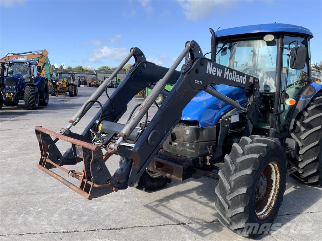 New Holland TD5050 Tractor (ST26131) Tractors