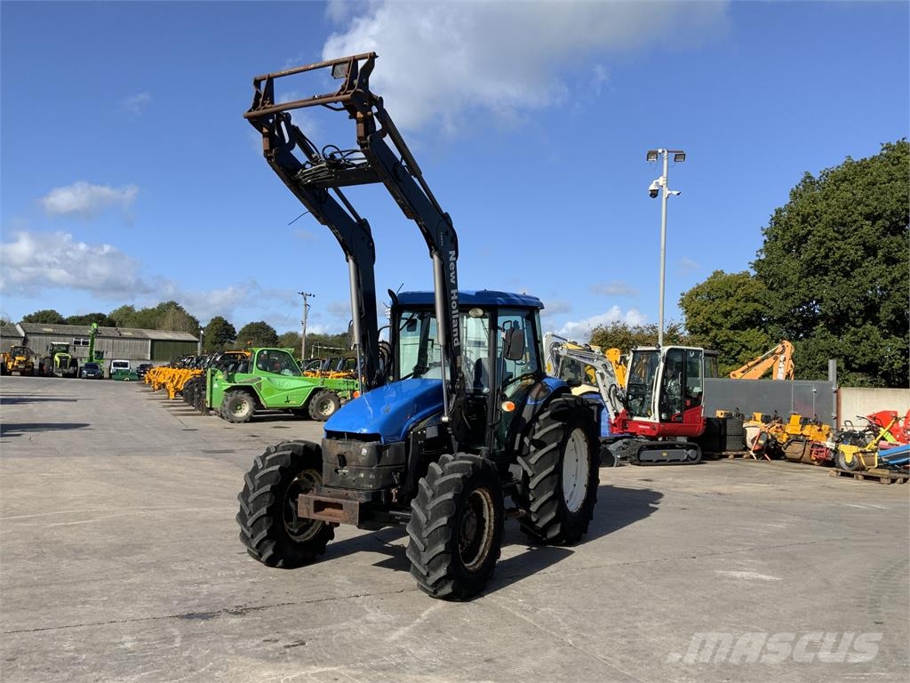 New Holland TD5050 Tractor (ST26131) Tractors