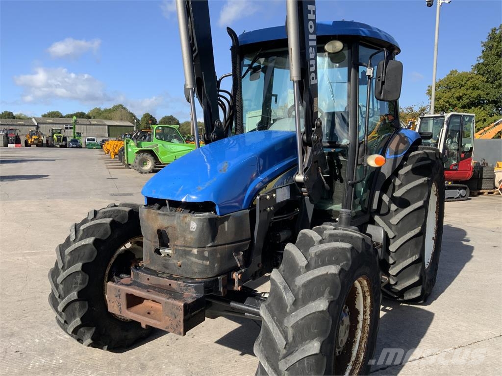 New Holland TD5050 Tractor (ST26131) Tractors