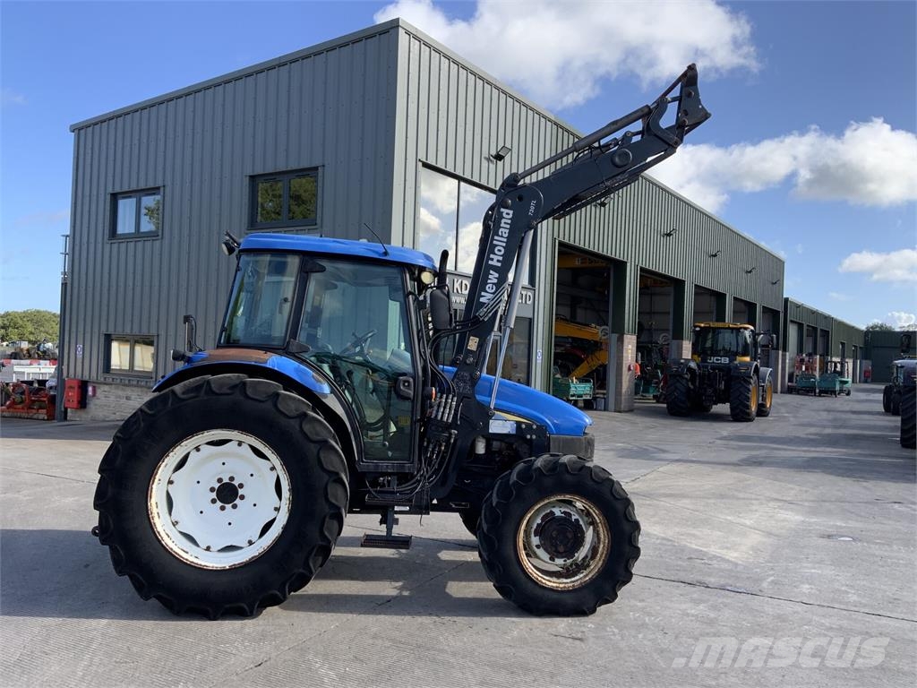 New Holland TD5050 Tractor (ST26131) Tractors
