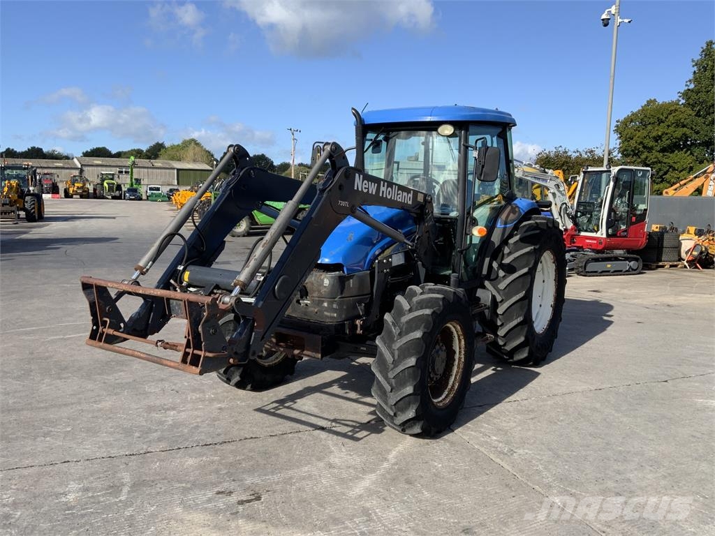 New Holland TD5050 Tractor (ST26131) Tractors