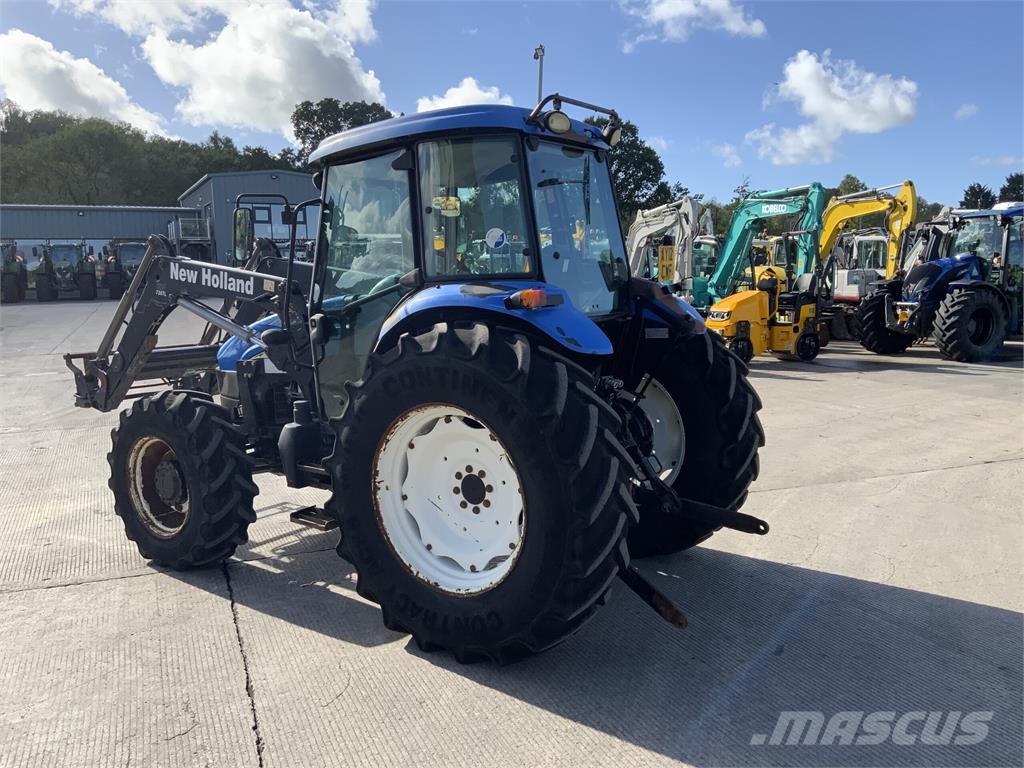 New Holland TD5050 Tractor (ST26131) Tractors