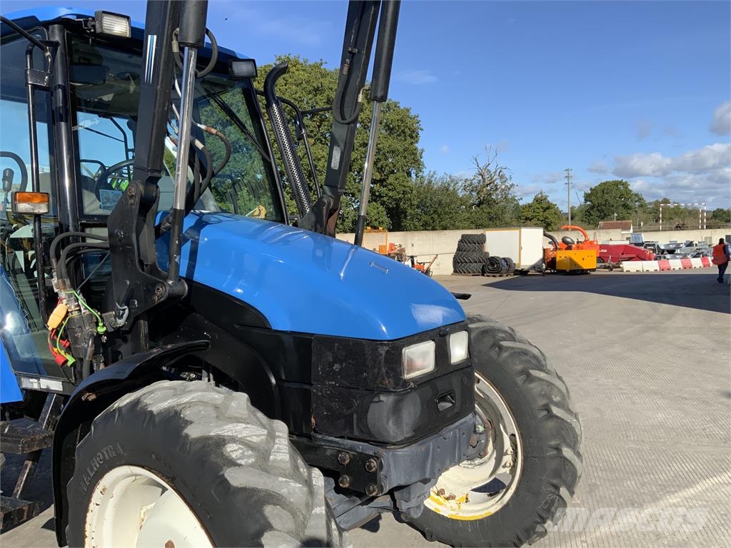 New Holland TL80 Tractor (ST27666) Tractors