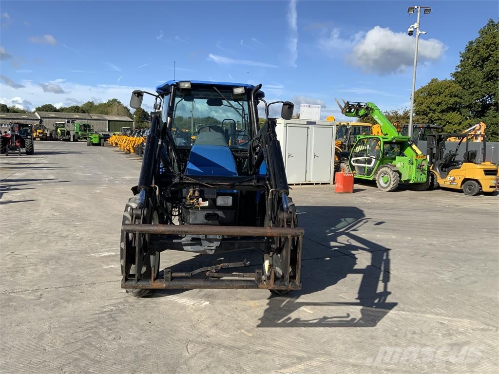 New Holland TL80 Tractor (ST27666) Tractors