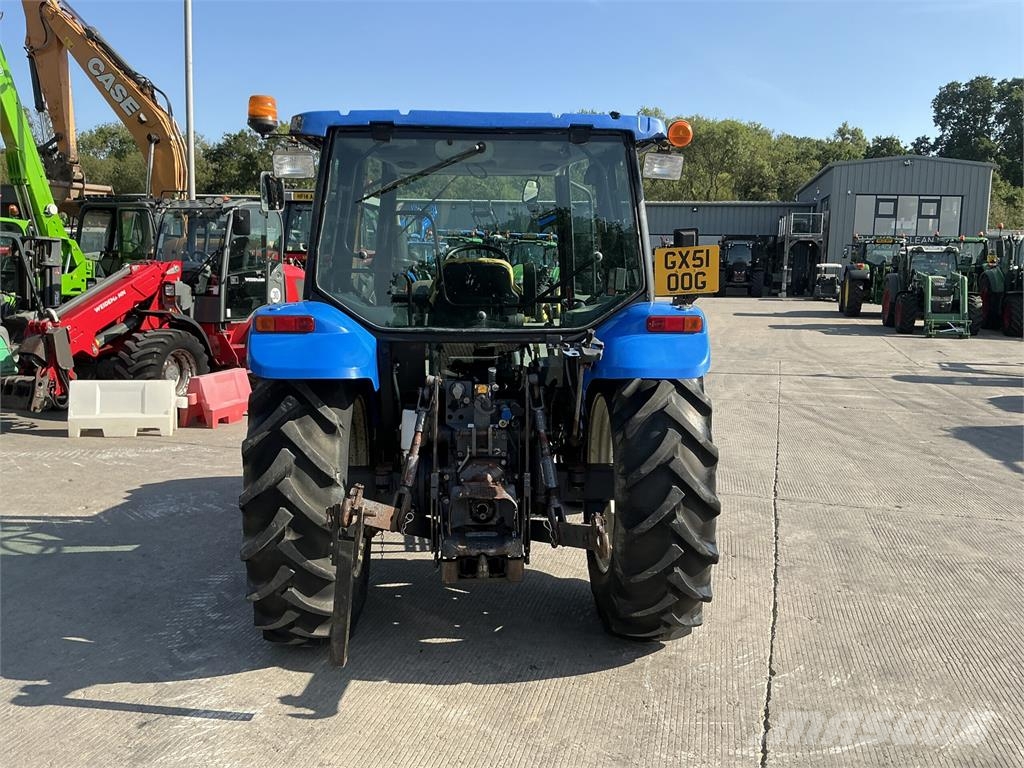 New Holland TN80F Narrow Super Steer Tractor (ST26561) Otra maquinaria agrícola